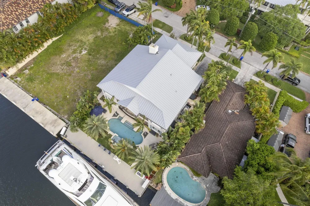 1780 SE 9th Street Fort Lauderdale, FL 33316