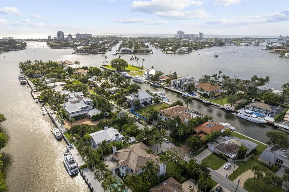 1780 SE 9th Street Fort Lauderdale, FL 33316