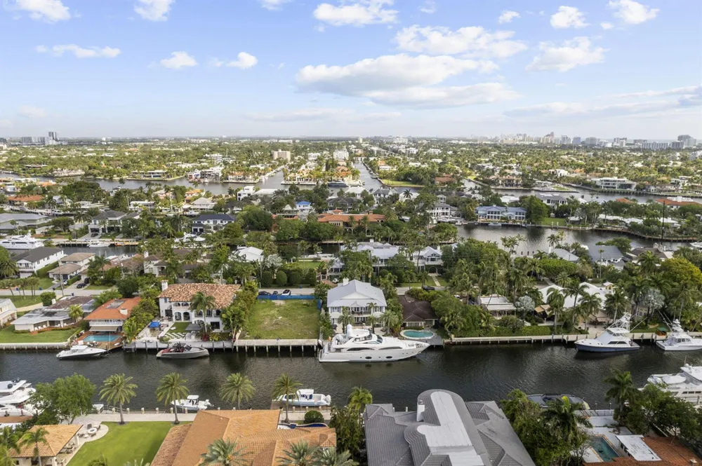 1780 SE 9th Street Fort Lauderdale, FL 33316