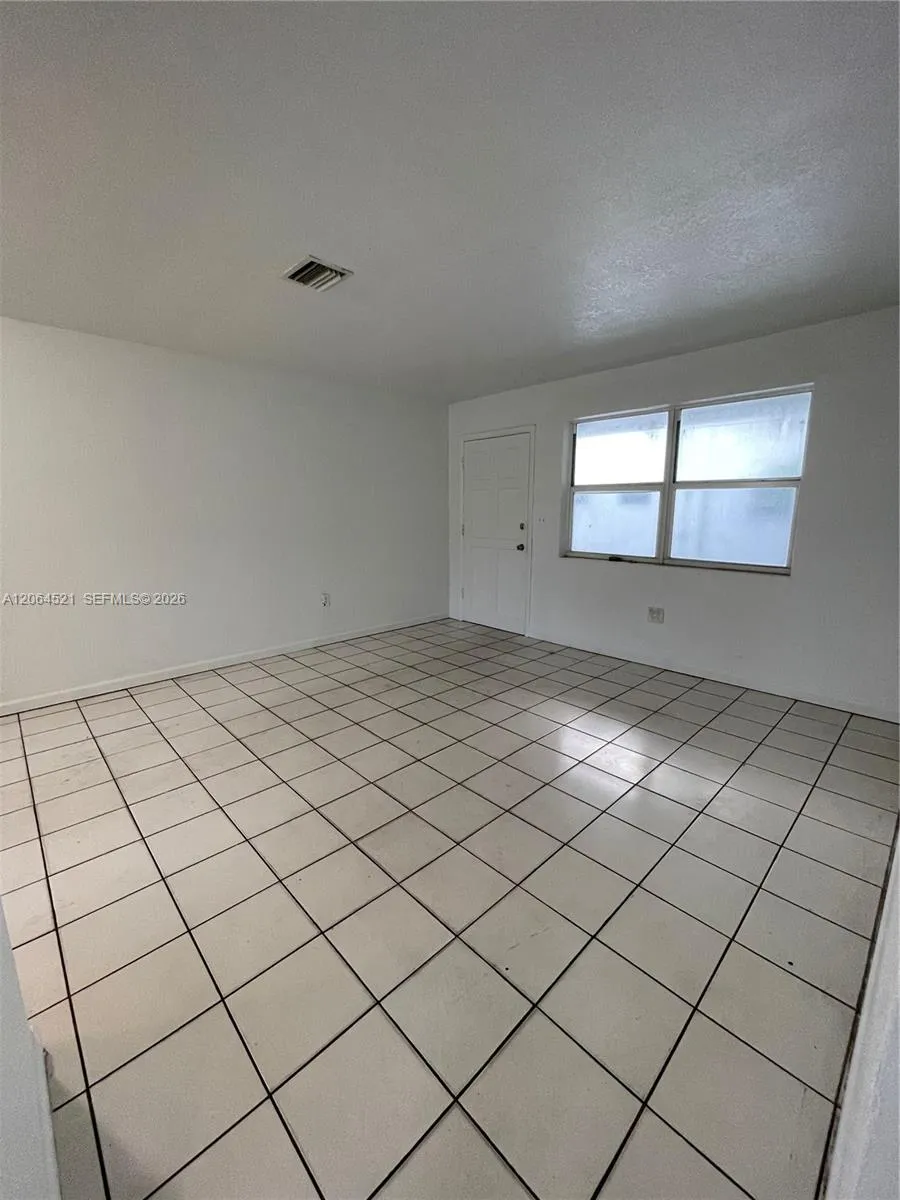 1243 NW 61st St #3 Miami, FL 33142