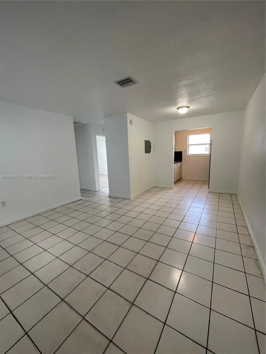1243 NW 61st St #3 Miami, FL 33142