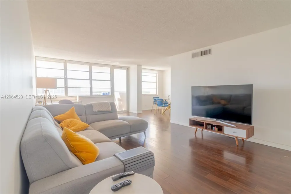 250 174th St #1201 Sunny Isles Beach, FL 33160