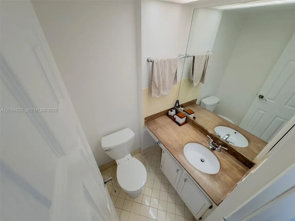 250 174th St #1201 Sunny Isles Beach, FL 33160
