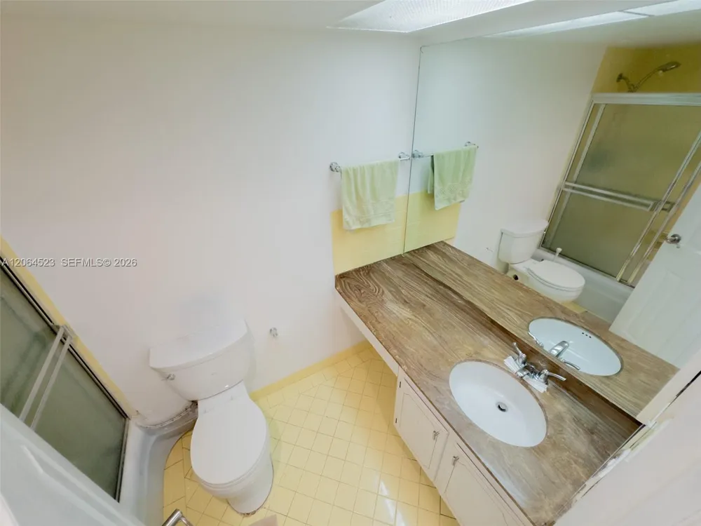 250 174th St #1201 Sunny Isles Beach, FL 33160