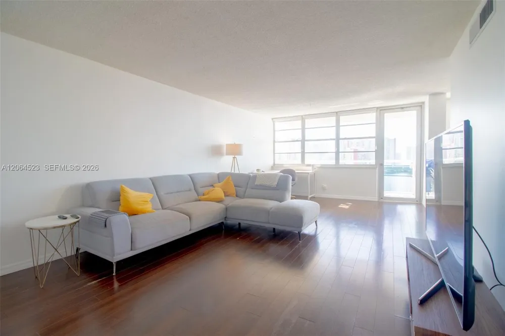 250 174th St #1201 Sunny Isles Beach, FL 33160