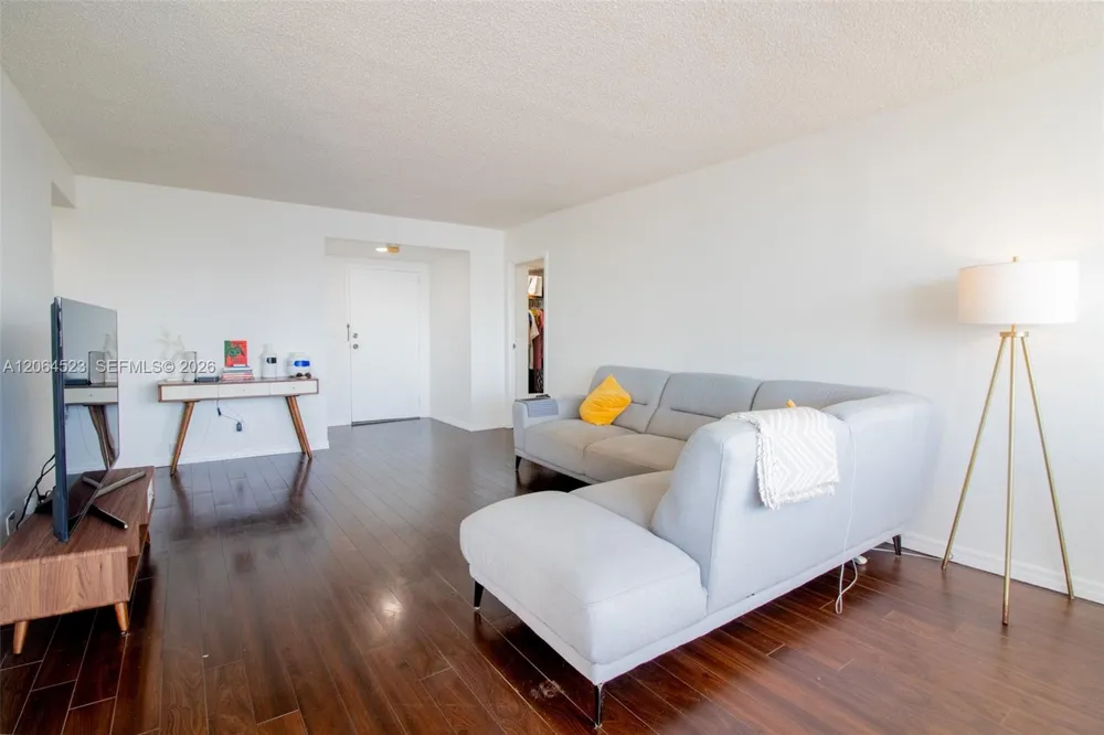 250 174th St #1201 Sunny Isles Beach, FL 33160