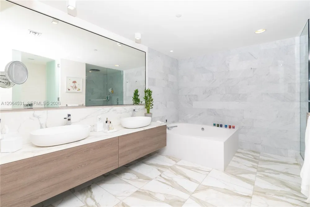 10201 E Collins Ave #1002 Bal Harbour, FL 33154