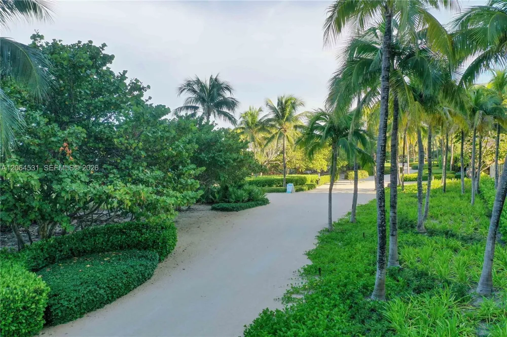 10201 E Collins Ave #1002 Bal Harbour, FL 33154