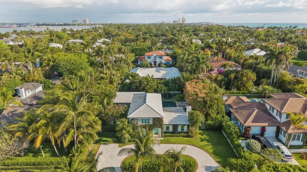 255 EL PUEBLO WAY Palm Beach, FL 33480