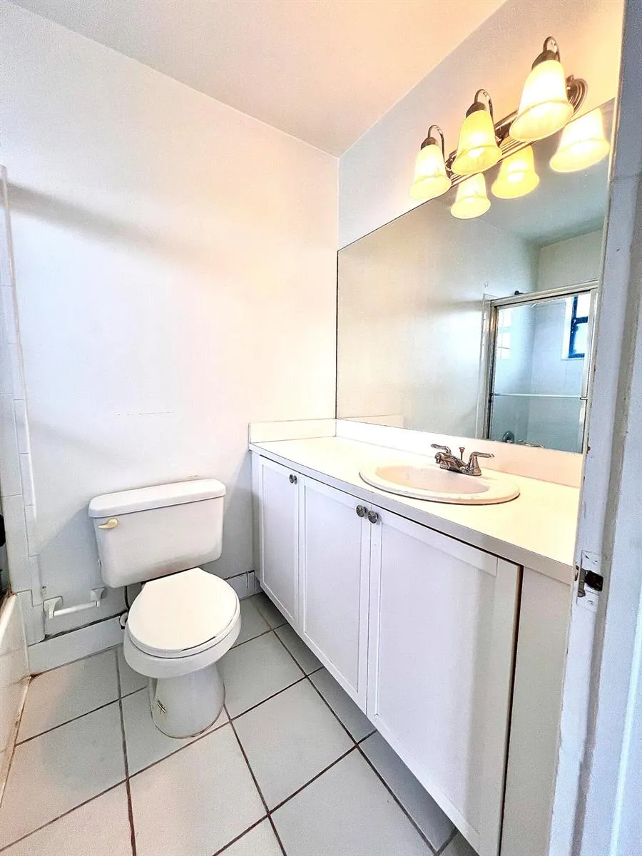 4103 NE 21st Terrace Lighthouse Point, FL 33064
