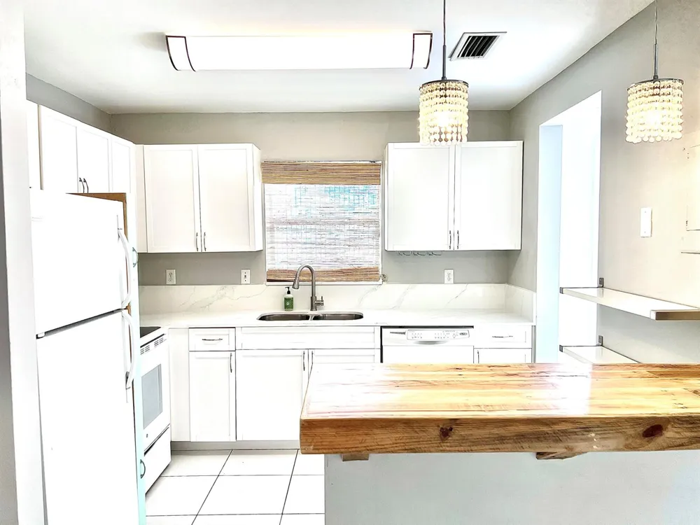 4103 NE 21st Terrace Lighthouse Point, FL 33064