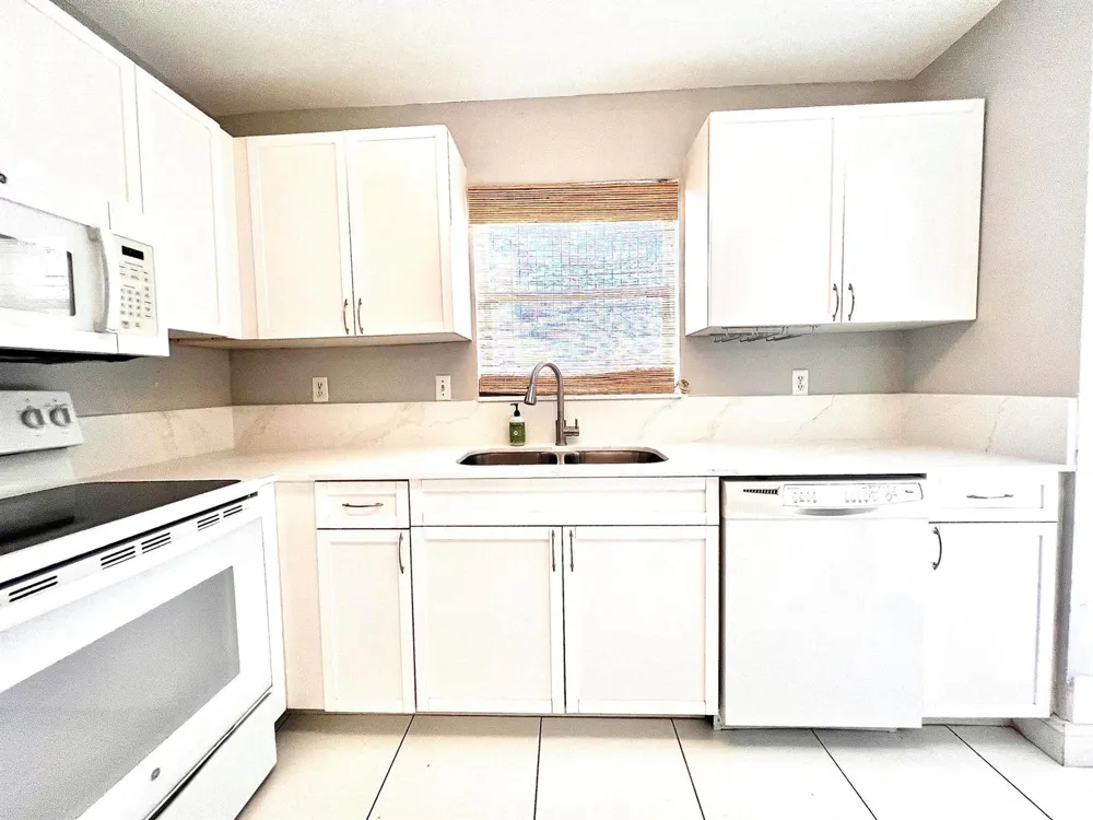 4103 NE 21st Terrace Lighthouse Point, FL 33064