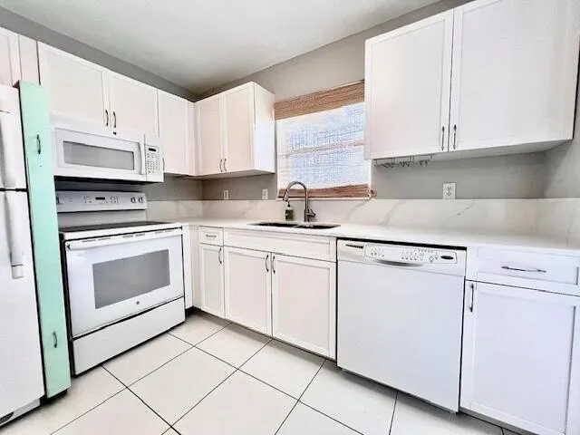 4103 NE 21st Terrace Lighthouse Point, FL 33064