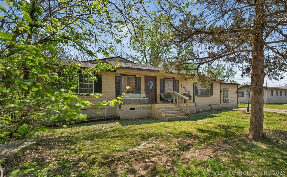 1402 E Hayes Street Okmulgee, OK 74447