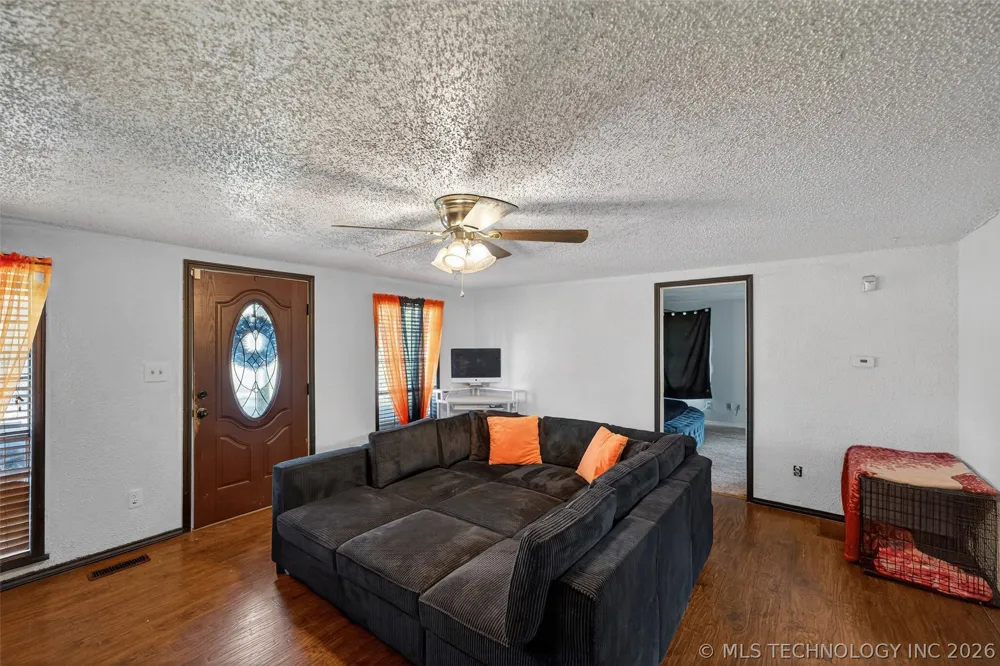 1402 E Hayes Street Okmulgee, OK 74447