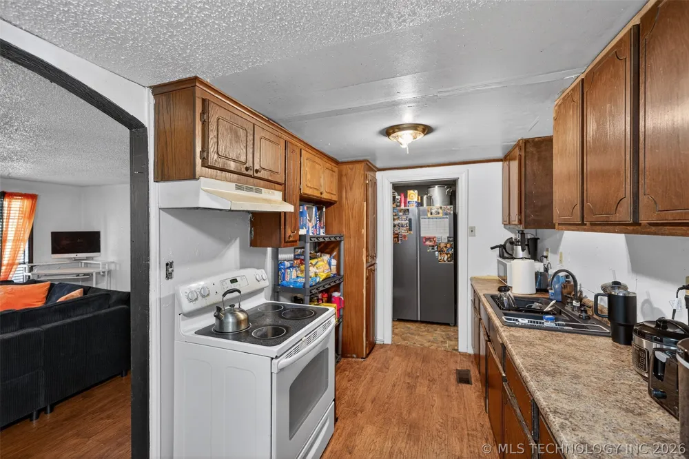 1402 E Hayes Street Okmulgee, OK 74447
