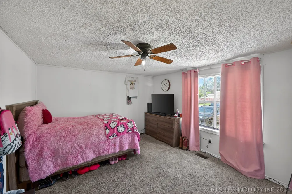 1402 E Hayes Street Okmulgee, OK 74447