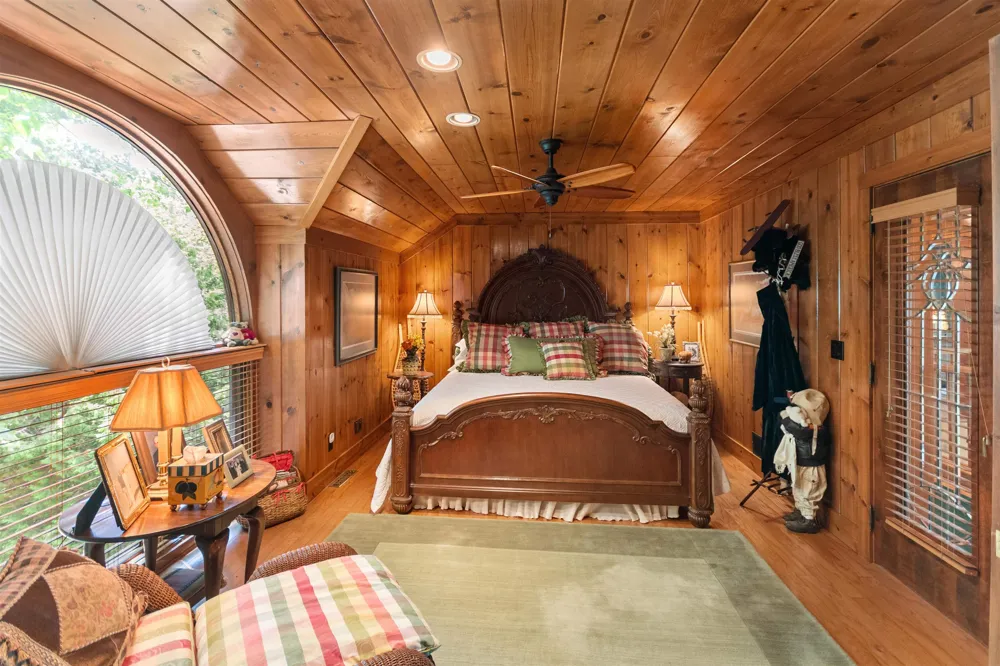 13515 Cathead West Leelanau Township, MI 49670