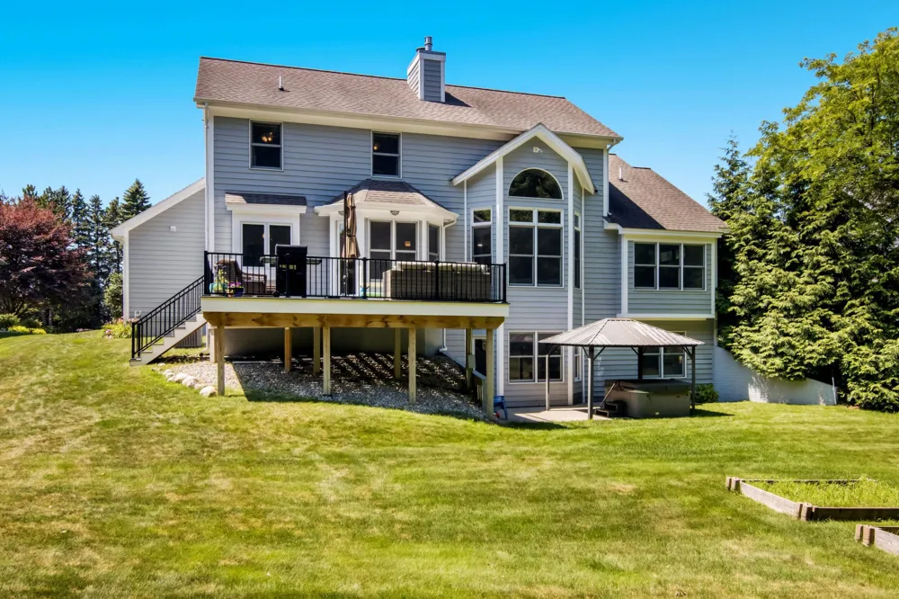 3494 Country Club Drive Garfield Charter Township, MI 49684