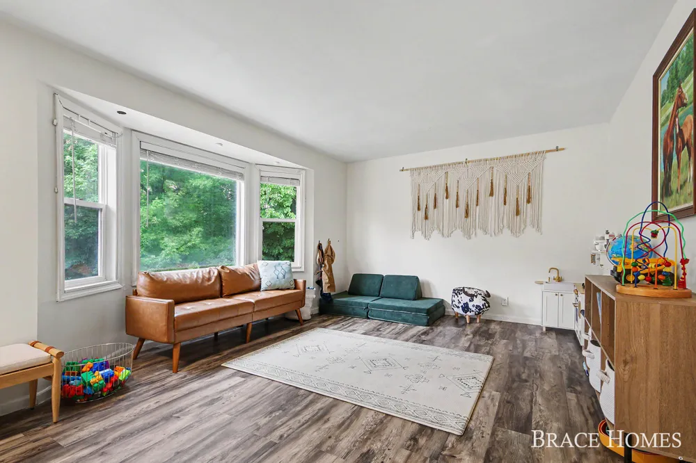 2880 15 Mile Road NW Sparta Township, MI 49345