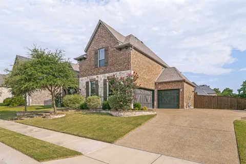 1001 Foxhall Drive