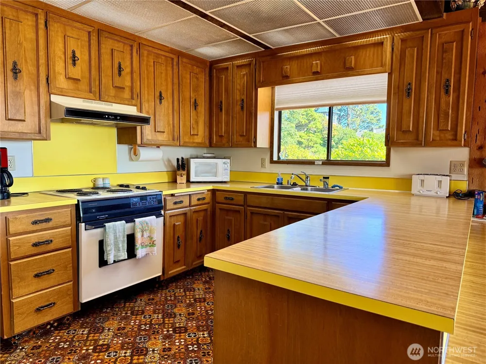 30709 K PLACE Ocean Park, WA 98640