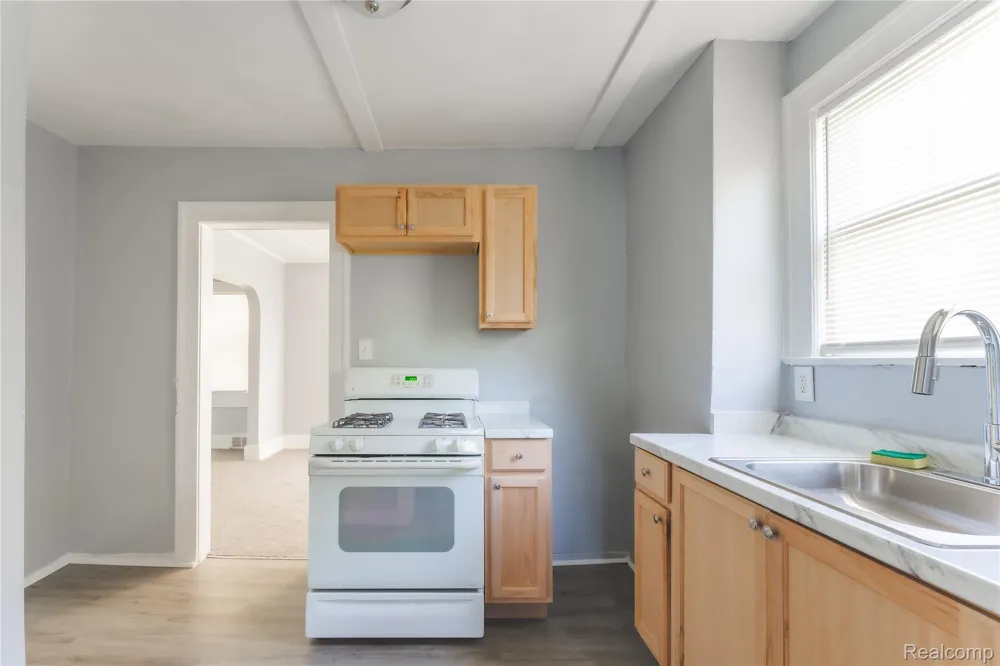 207 Oliver Street Pontiac City, MI 48342