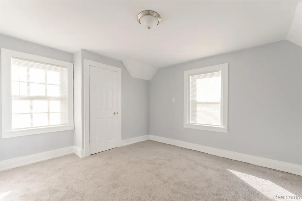 207 Oliver Street Pontiac City, MI 48342