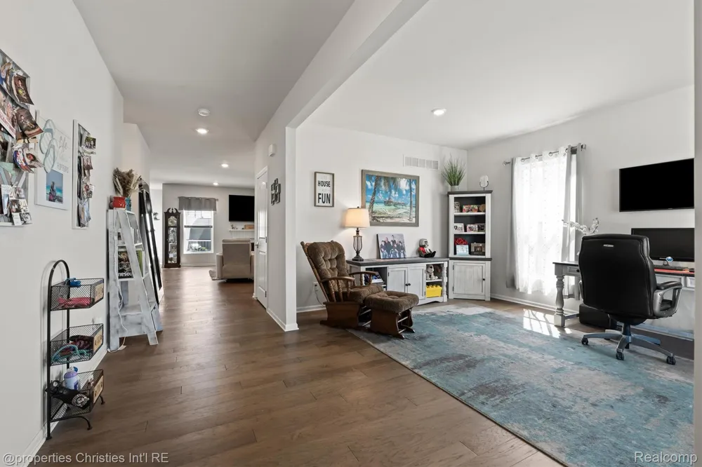2721 Maize Loop Saline Township, MI 48176