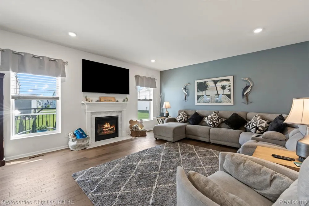 2721 Maize Loop Saline Township, MI 48176