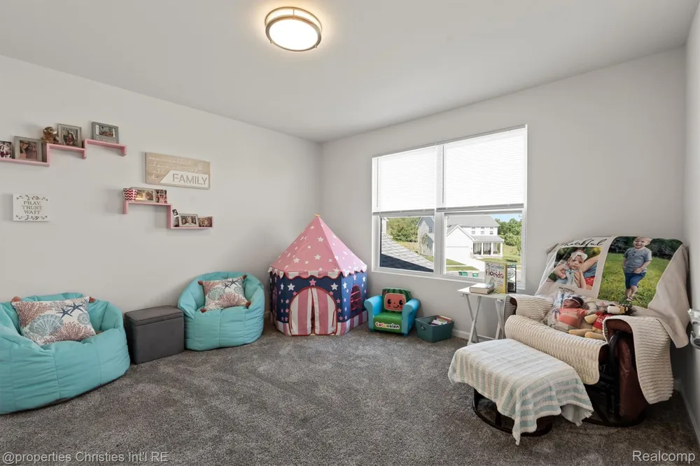 2721 Maize Loop Saline Township, MI 48176