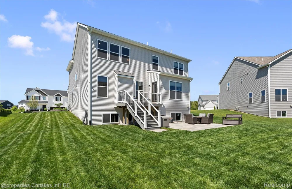 2721 Maize Loop Saline Township, MI 48176