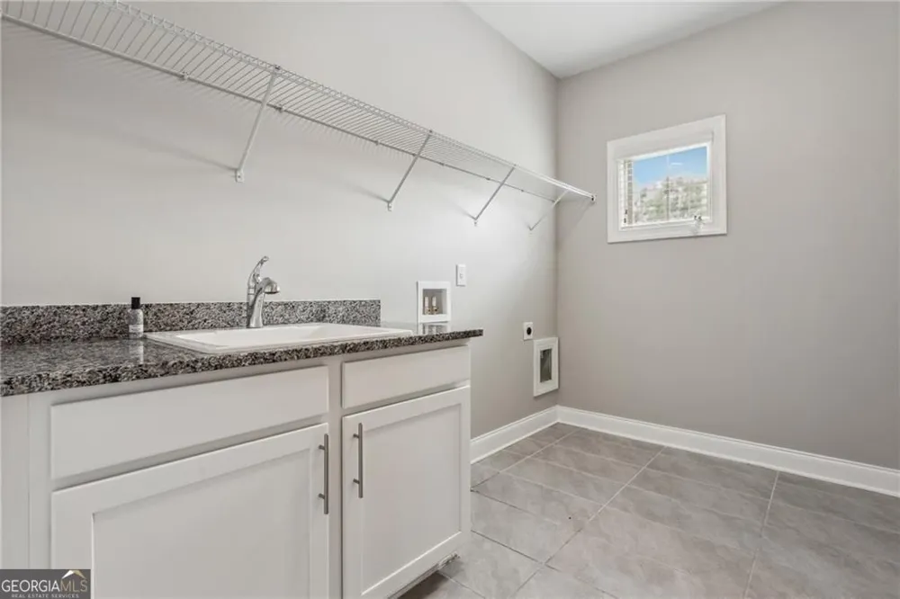 2040 Secretariat Gait WAY Suwanee, GA 30024