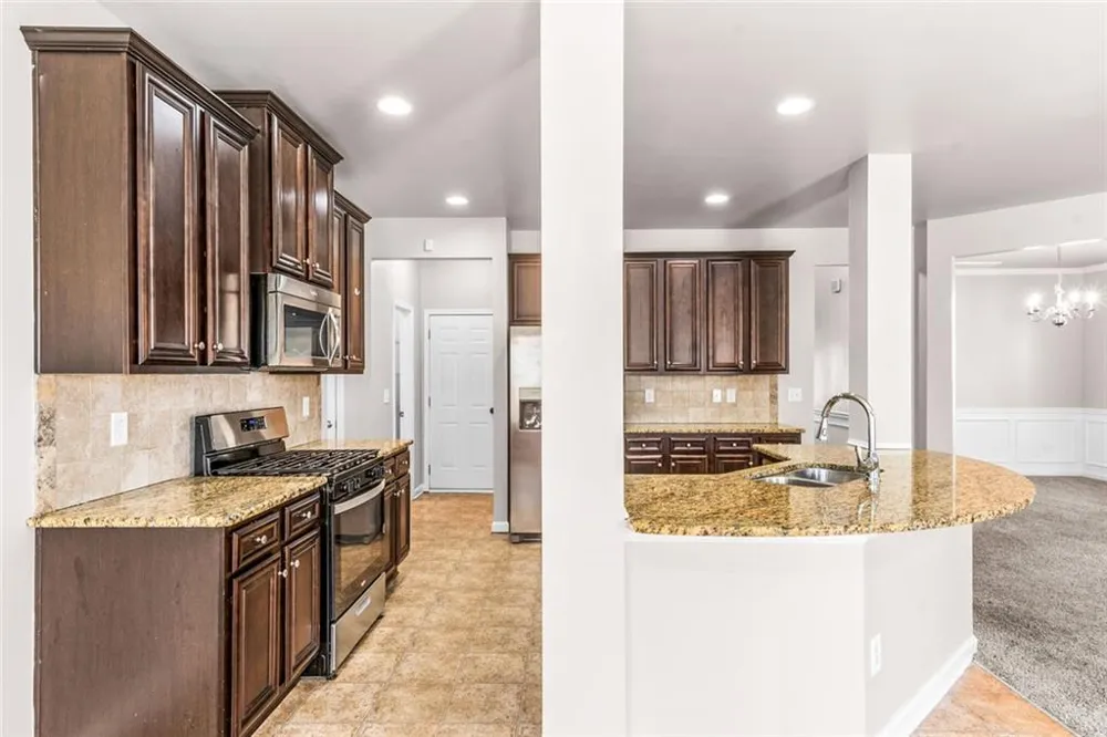419 Live Oak Pass Loganville, GA 30052