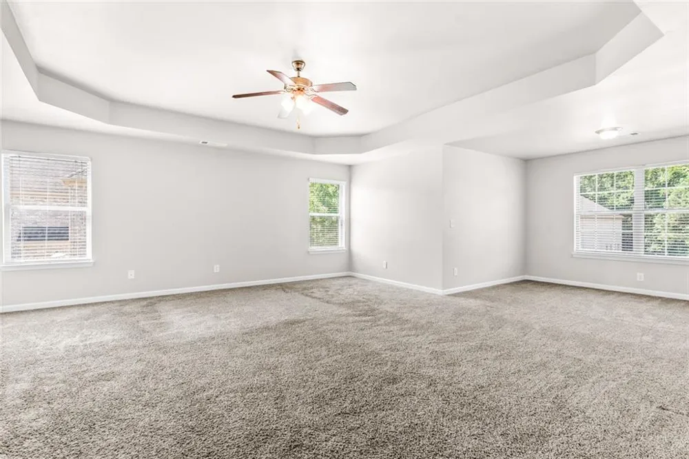 419 Live Oak Pass Loganville, GA 30052