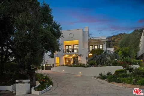 283 Lake Sherwood Drive