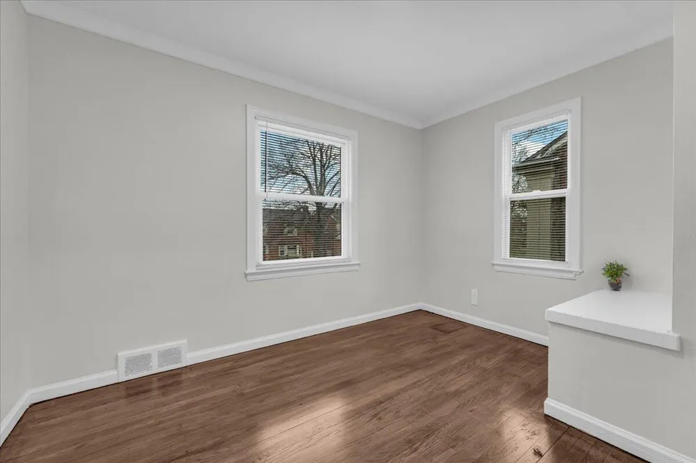 17217 Plainview Avenue Detroit, MI 48219