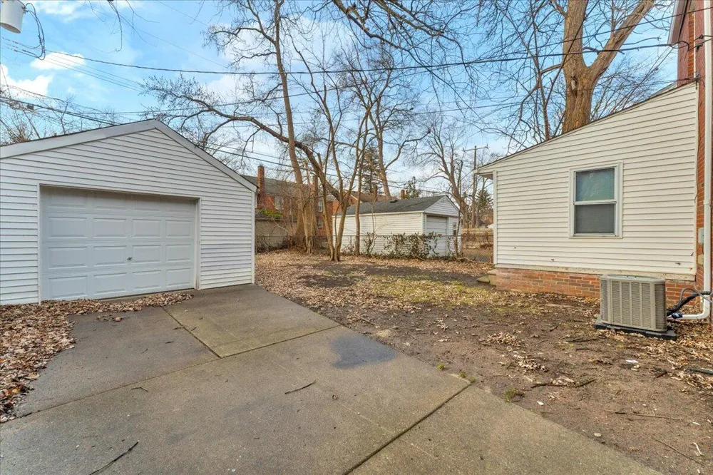 17217 Plainview Avenue Detroit, MI 48219
