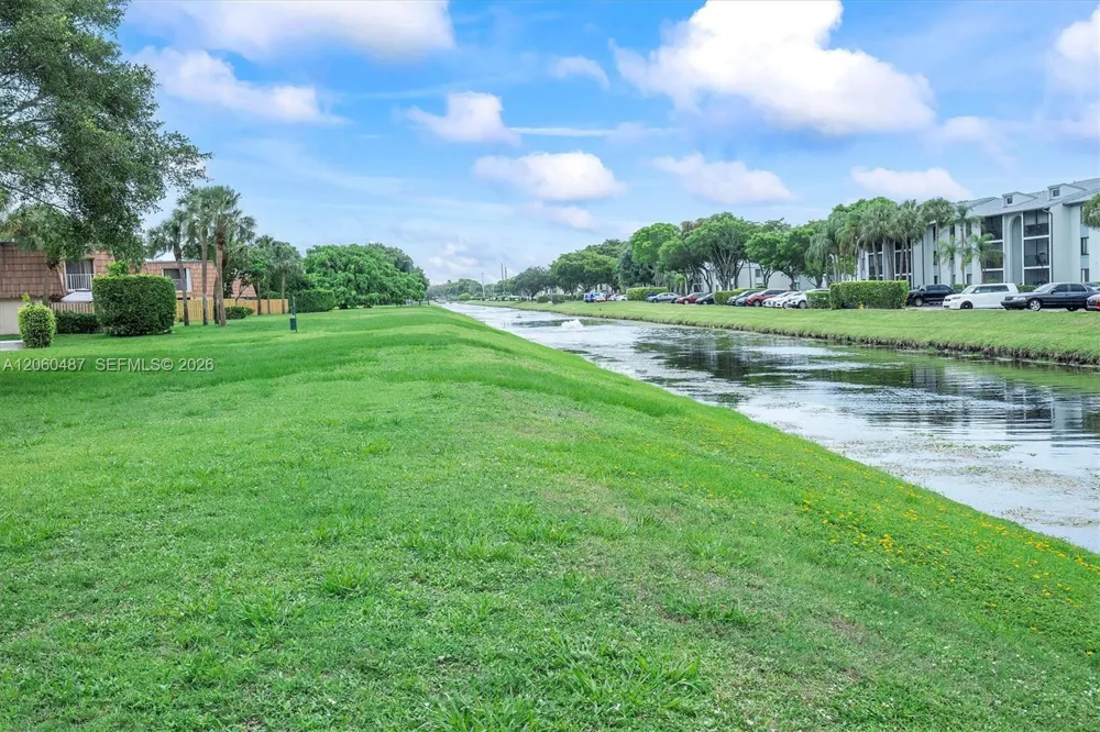 839 Blue Ridge Cir #839 West Palm Beach, FL 33409