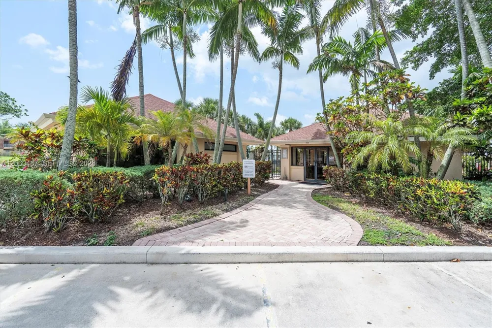 839 Blue Ridge Cir #839 West Palm Beach, FL 33409