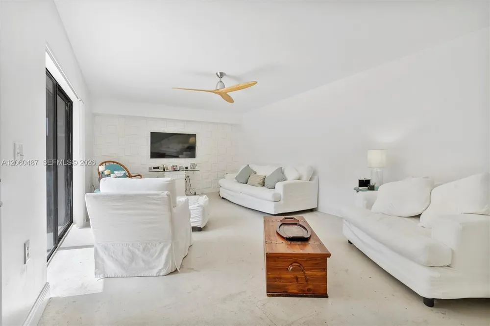 839 Blue Ridge Cir #839 West Palm Beach, FL 33409