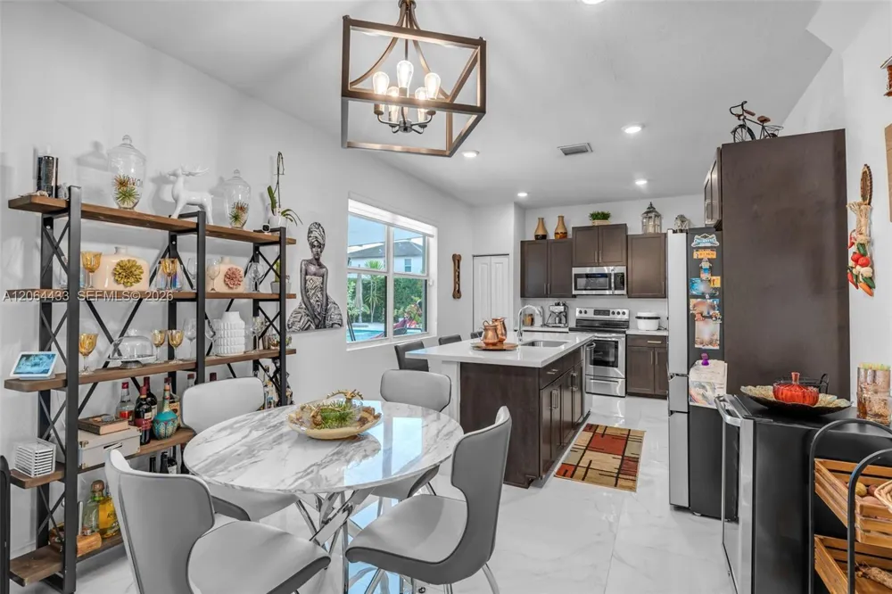 19815 SW 132nd Ct Miami, FL 33177