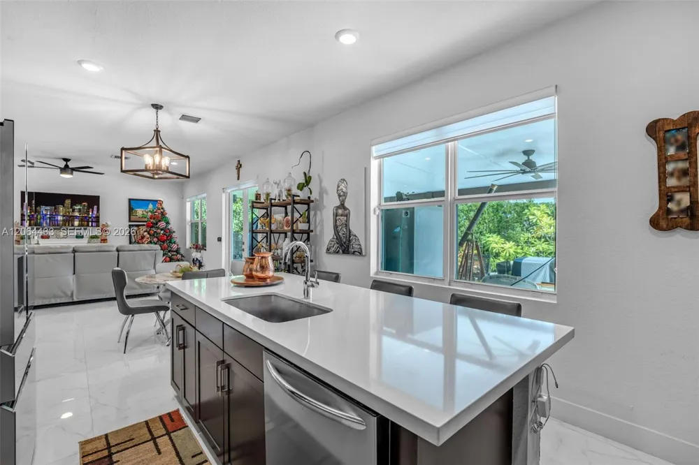 19815 SW 132nd Ct Miami, FL 33177