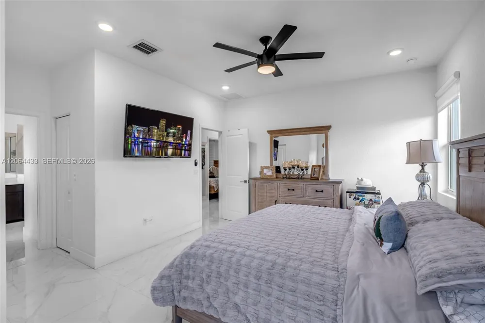 19815 SW 132nd Ct Miami, FL 33177