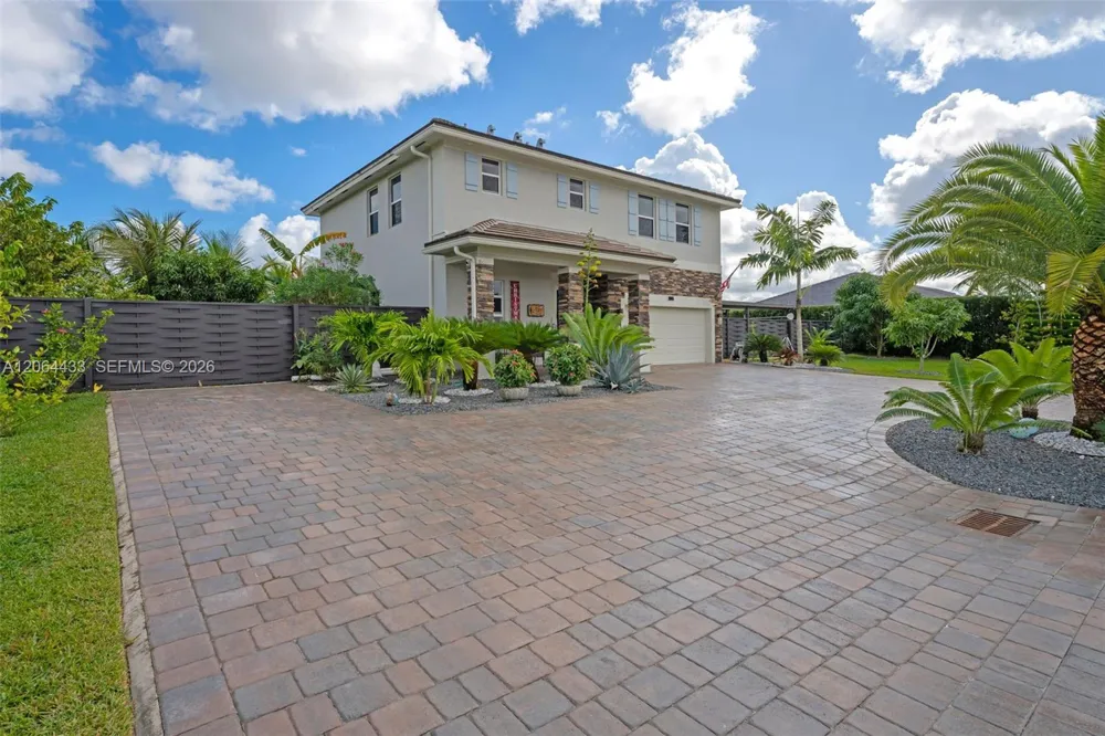 19815 SW 132nd Ct Miami, FL 33177