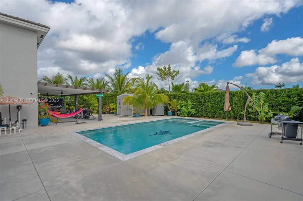19815 SW 132nd Ct Miami, FL 33177