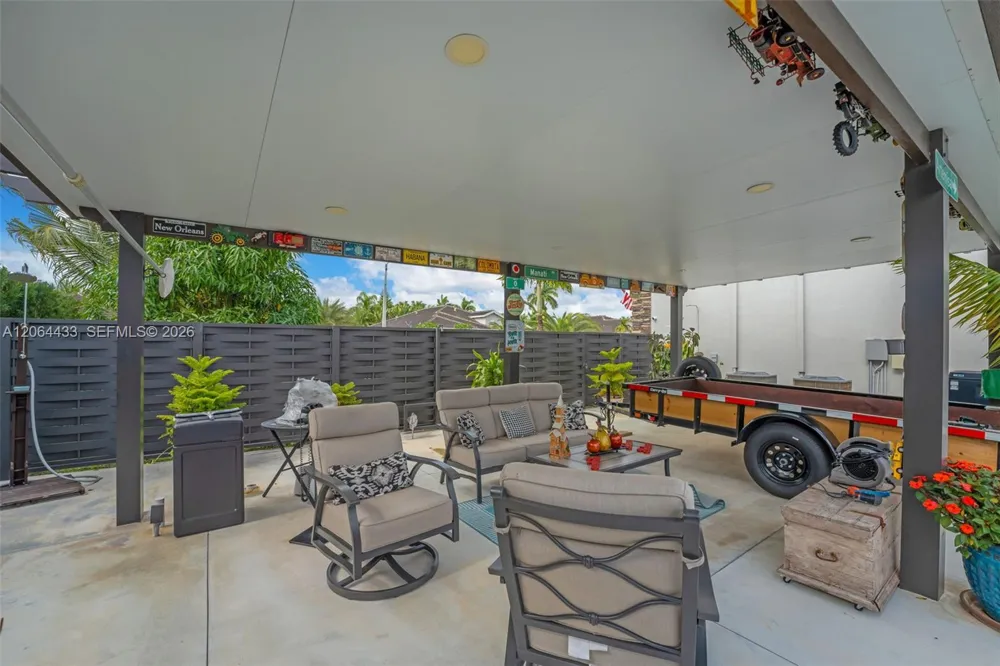 19815 SW 132nd Ct Miami, FL 33177