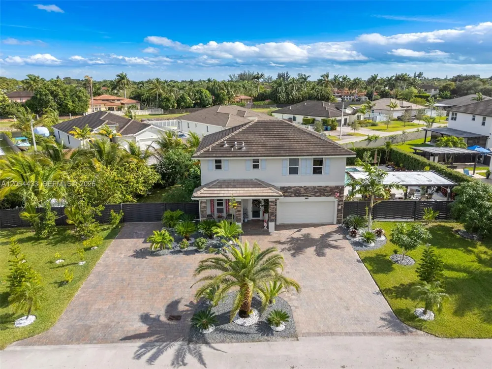 19815 SW 132nd Ct Miami, FL 33177