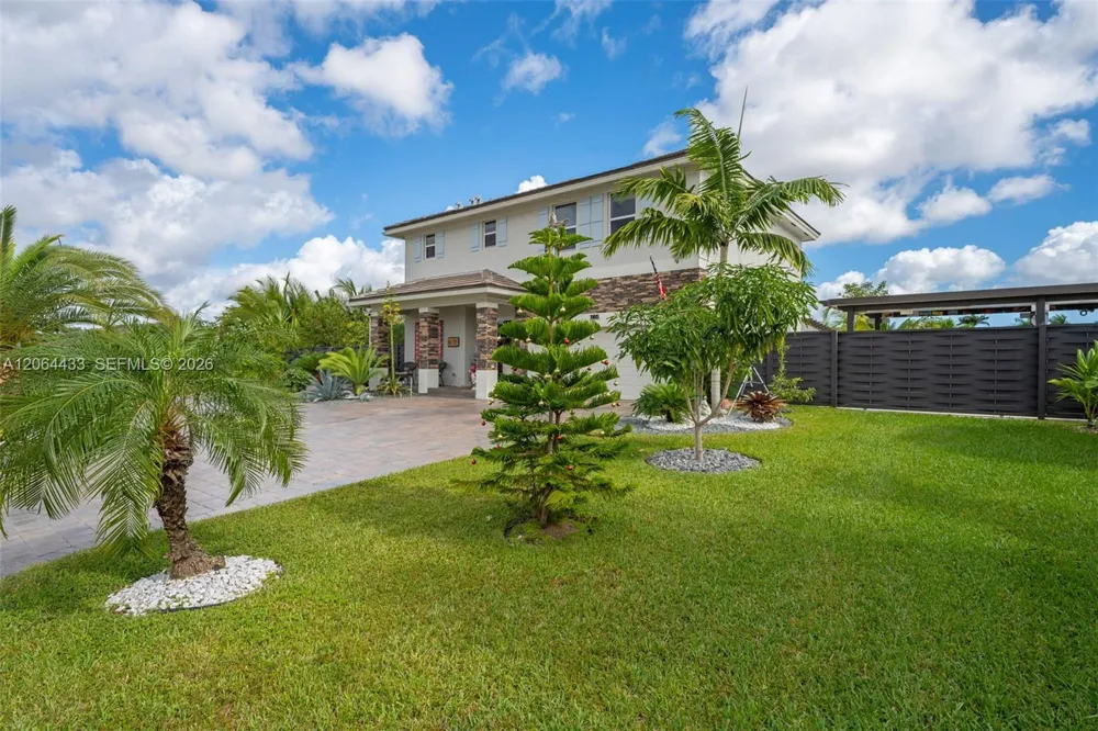 19815 SW 132nd Ct Miami, FL 33177