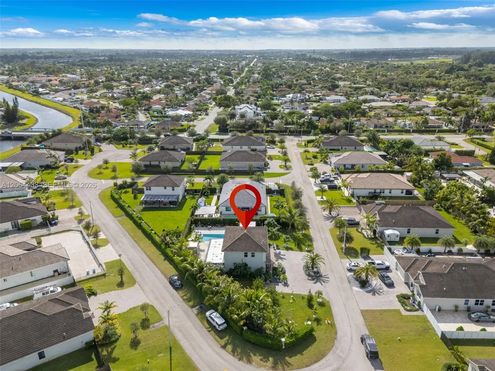 19815 SW 132nd Ct Miami, FL 33177